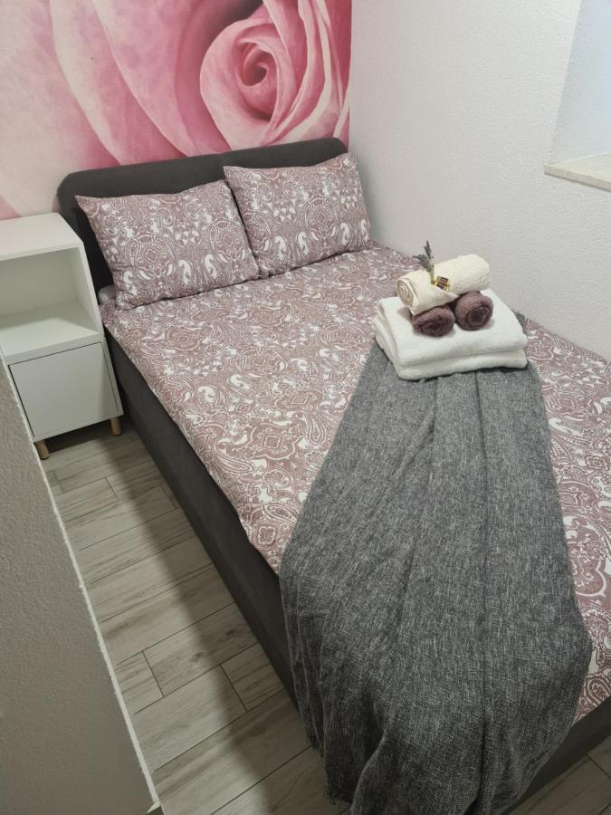 Apartments Rose1 Cres Kültér fotó